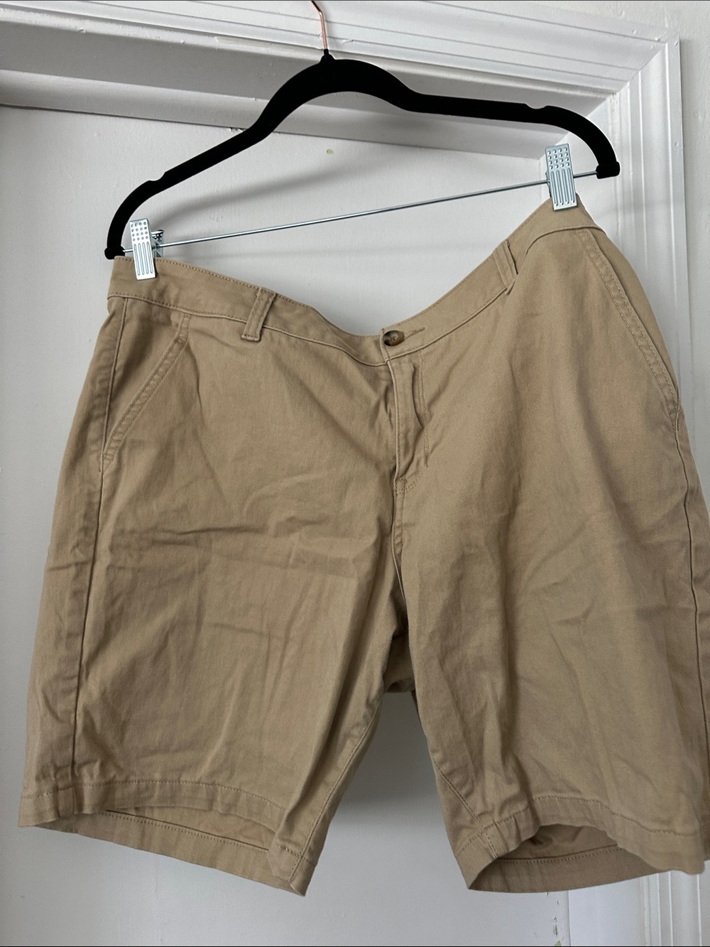 a.n.a Women's Tan Bermuda Shorts